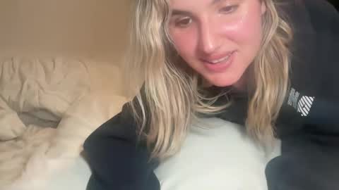 Snapshot of grrlgod chatting on 03.01.25 grrlgod online show from 03.01.25