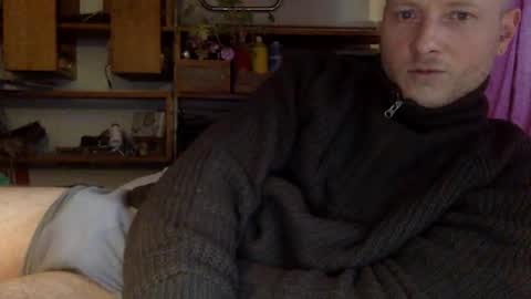 Snapshot of gruendamien chatting on 12.15.25 gruendamien online show from 12.15.25