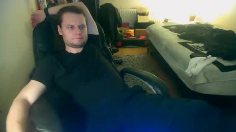 Snapshot of gsjw chatting on 12.18.25 Gizzy online show from 12.18.25