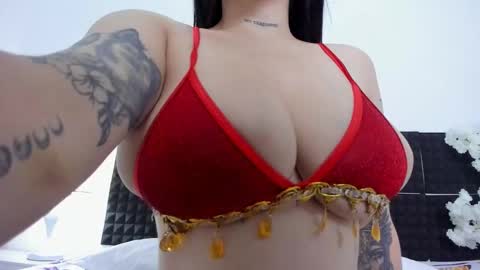 Snapshot of guadalupe21_ chatting on 10.06.25 Guadalupe online show from 10.06.25