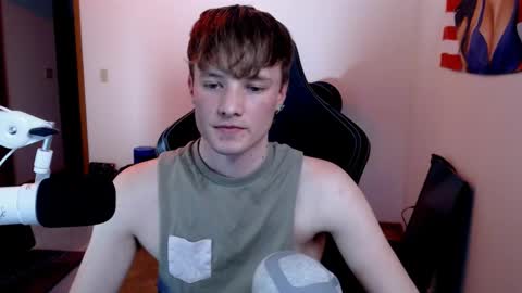 Snapshot of gucciboi4 chatting on 02.08.25 gucciboi4 online show from 02.08.25