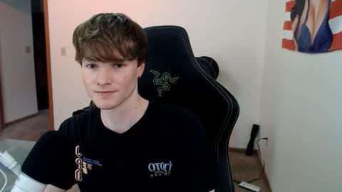 Snapshot of gucciboi4 chatting on 11.15.25 gucciboi4 online show from 11.15.25