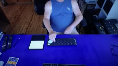 guesswhatigot2 online show from 10.11.25