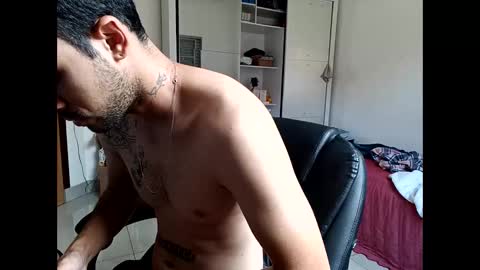 Snapshot of guguzinhox chatting on 11.15.25 guguzinhox online show from 11.15.25