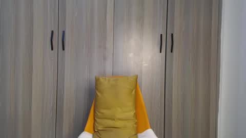 Miss Incredible online show from 10.05.25