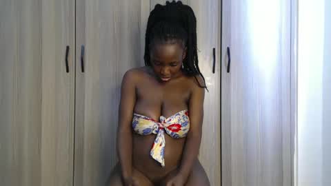 Miss Incredible online show from 11.02.25