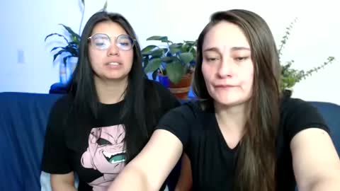 Snapshot of gumball_room chatting on 02.02.25 Vane blonde and Hazell black hair online show from 02.02.25