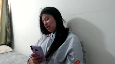 Snapshot of gumball_room chatting on 11.10.25 Vane blonde and Hazell black hair online show from 11.10.25