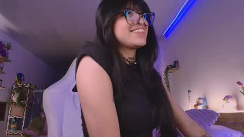 Snapshot of gummysaurus chatting on 06.05.26 S online show from 06.05.26