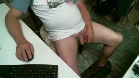 Snapshot of gumpman0553 chatting on 10.25.25 gumpman0553 online show from 10.25.25