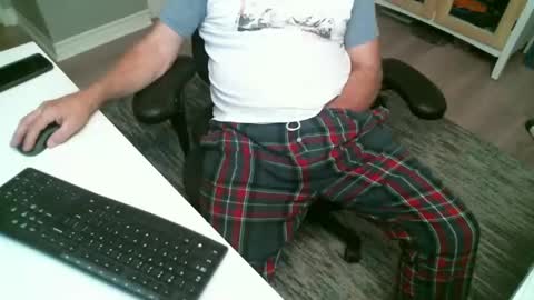 Snapshot of gumpman0553 chatting on 11.01.25 gumpman0553 online show from 11.01.25