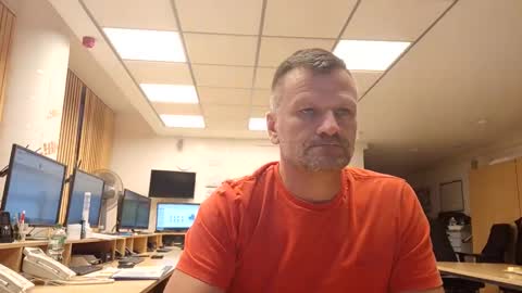 Snapshot of guschidick chatting on 09.25.25 guschidick online show from 09.25.25