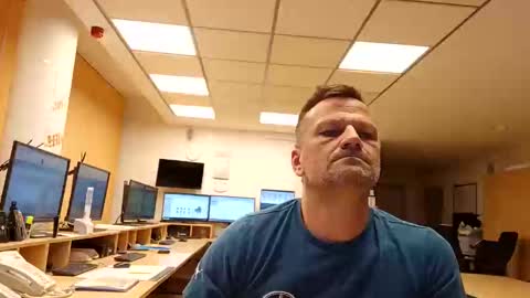 Snapshot of guschidick chatting on 10.04.25 guschidick online show from 10.04.25