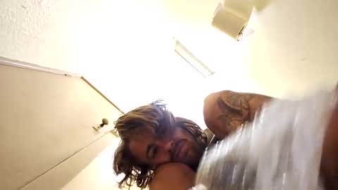 Snapshot of gusmuss chatting on 01.16.26 Jamie online show from 01.16.26