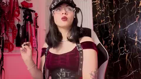 Snapshot of guxplo_ chatting on 09.26.25 Miss online show from 09.26.25