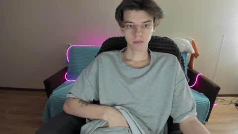 Snapshot of guy_liam1 chatting on 12.04.24 guy_liam1 online show from 12.04.24