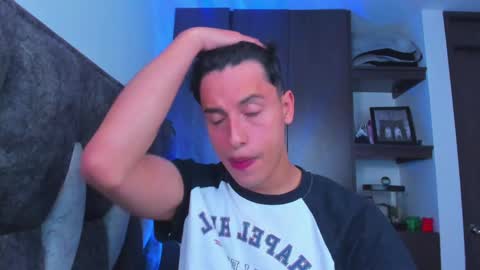 Snapshot of guy_twinks chatting on 01.22.25 Gabriel online show from 01.22.25