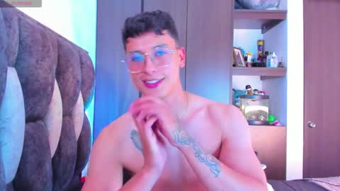 Snapshot of guy_twinks chatting on 09.25.25 Gabriel online show from 09.25.25