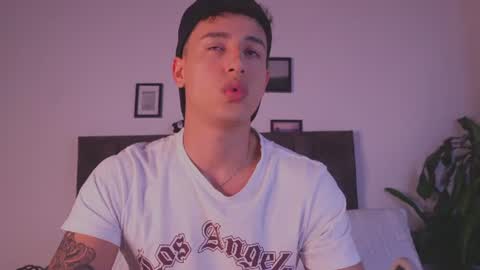 Snapshot of guy_twinks chatting on 06.21.26 Gabriel online show from 06.21.26
