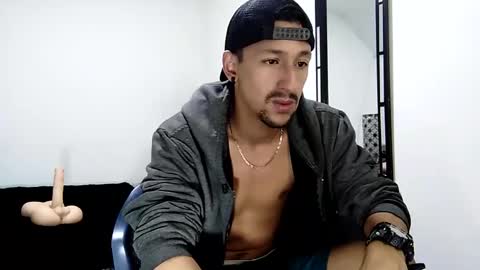 Snapshot of guykarim chatting on 12.20.24 karim online show from 12.20.24