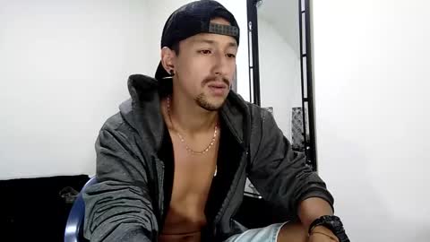 Snapshot of guykarim chatting on 01.26.25 karim online show from 01.26.25