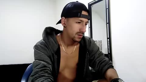 Snapshot of guykarim chatting on 02.01.25 karim online show from 02.01.25