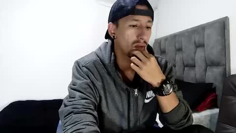 Snapshot of guykarim chatting on 02.11.25 karim online show from 02.11.25