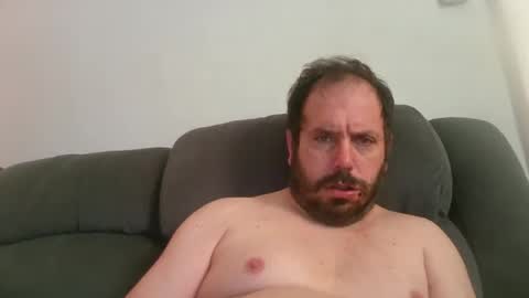 Snapshot of guynaked105 chatting on 04.10.26 guynaked105 online show from 04.10.26