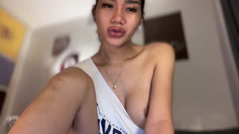 Snapshot of gwapangahas chatting on 12.19.25 Alexa online show from 12.19.25