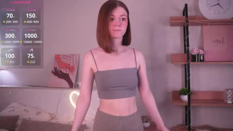 Snapshot of gwendatortoriello chatting on 05.19.26 Hello everyone Im May online show from 05.19.26