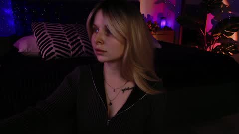 Snapshot of gwenhilton chatting on 01.03.25 gwenhilton online show from 01.03.25