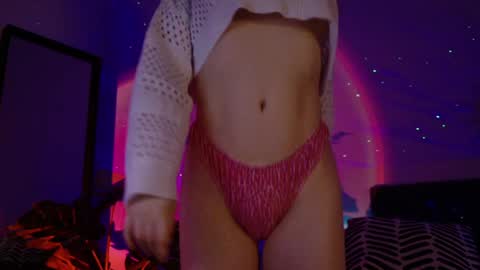 Snapshot of gwenhilton chatting on 01.24.25 gwenhilton online show from 01.24.25