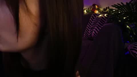 Snapshot of gwenhilton chatting on 02.25.25 gwenhilton online show from 02.25.25