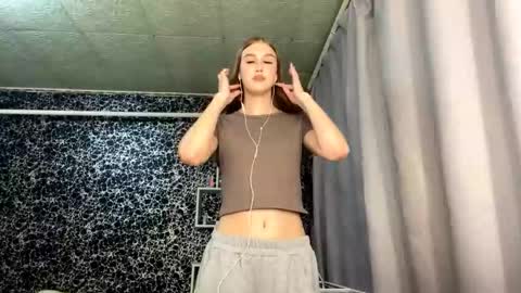 Gwen online show from 10.03.25