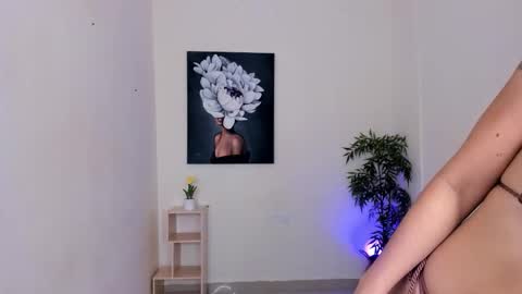 Snapshot of gysel_flyn chatting on 11.07.25 Gysel online show from 11.07.25