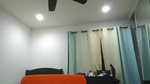 h0nest84 online show from 12.15.24