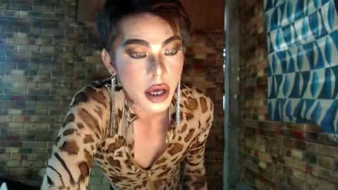 Snapshot of hadasam26 chatting on 12.18.25 SAM online show from 12.18.25