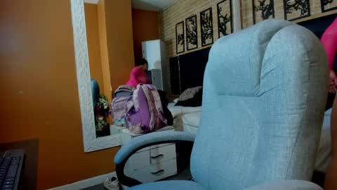 hadelyn_lee online show from 04.02.26