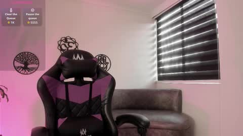 Hailee online show from 11.14.25