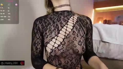 Snapshot of hailey_09 chatting on 11.15.25 Hailey online show from 11.15.25