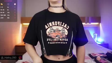 Snapshot of hailey_09 chatting on 11.27.25 Hailey online show from 11.27.25