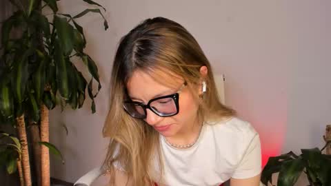 Hailey online show from 10.17.25