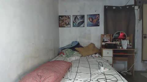 Snapshot of hailey_sweetcum77 chatting on 12.15.25 hailey_sweetcum77 online show from 12.15.25