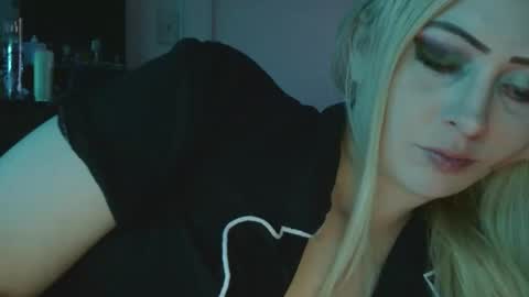 Hailey and d online show from 12.22.25