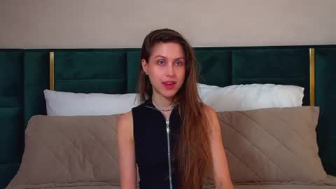 Hailey online show from 08.02.26