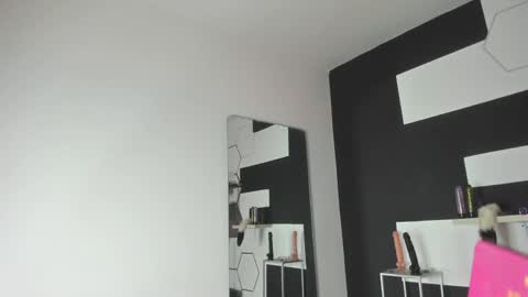 haileycat_ online show from 01.20.25