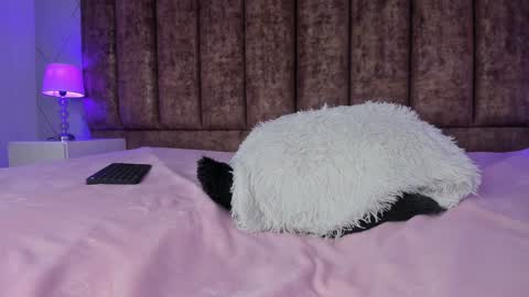 Haileymiler online show from 12.18.24