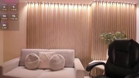 Snapshot of haileyross_ chatting on 06.24.26 Hailey online show from 06.24.26