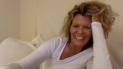 Hailey online show from 01.11.25