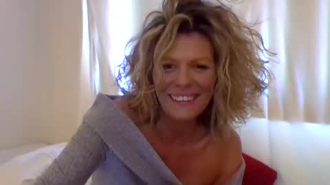 Hailey online show from 01.11.25